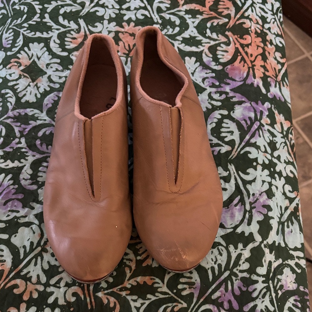 Tan leather tap shoes by Bloch us6.5